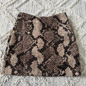 🖤 H&M Snake Print Short Skirt